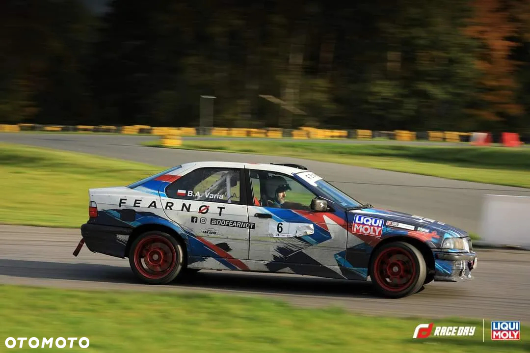 BMW Seria 3 320i - 11