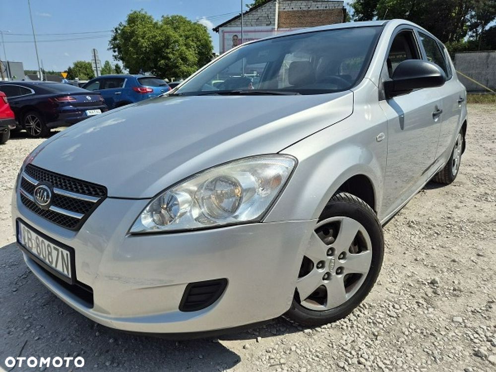 Kia Ceed - 1