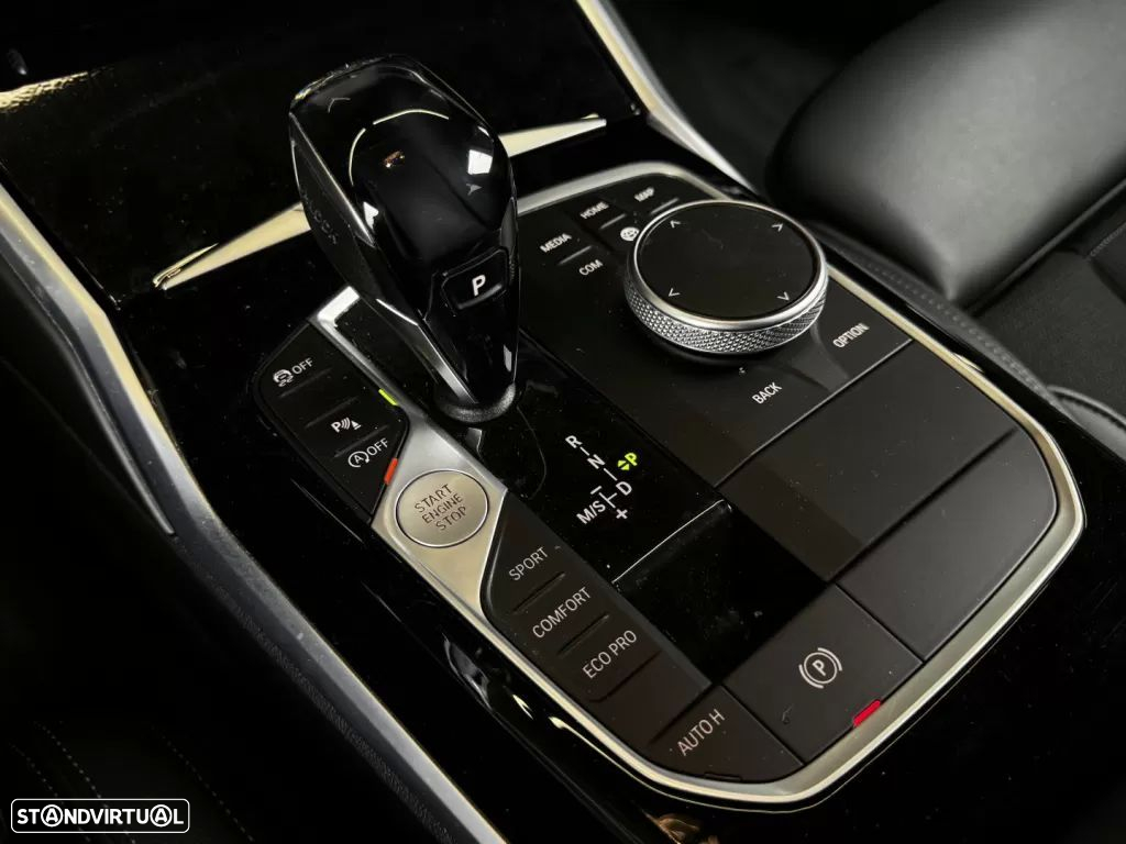 BMW 318 d Touring Line Sport Auto - 39