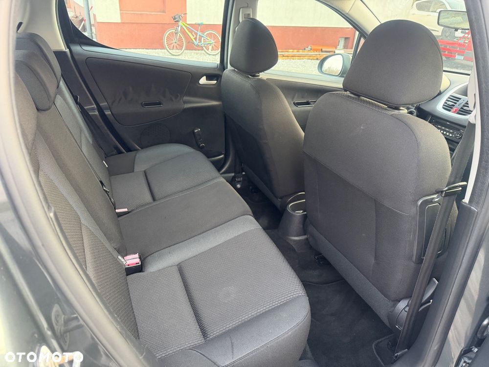 Peugeot 207 1.4 - 21