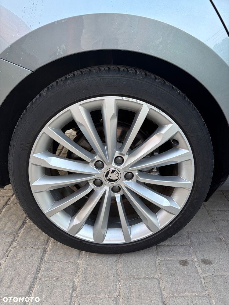 Skoda Superb 2.0 TDI 4x4 DSG L&K - 11