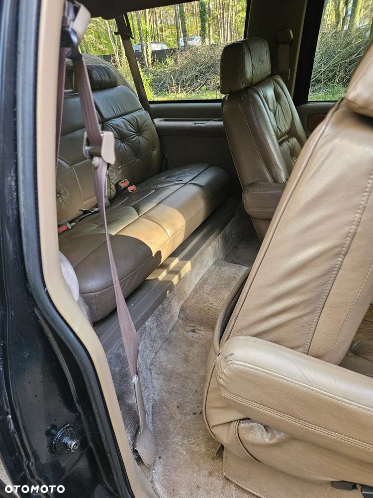 Chevrolet Suburban - 13