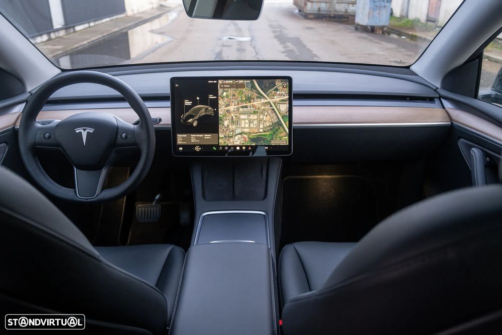 Tesla Model Y Long Range Dual Motor AWD - 31