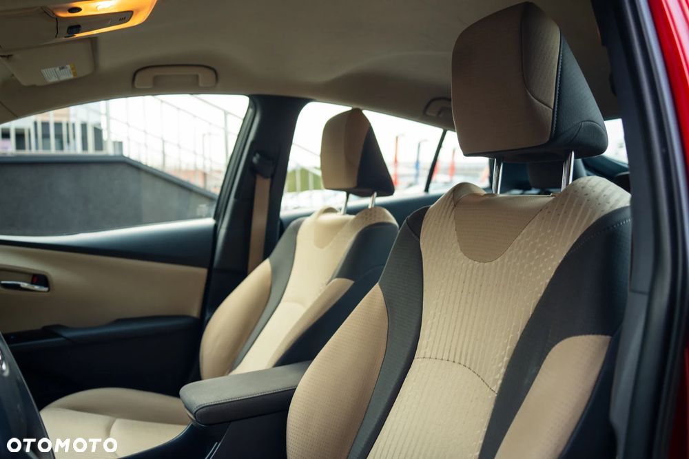 Toyota Prius 1.8 HSD Premium - 24