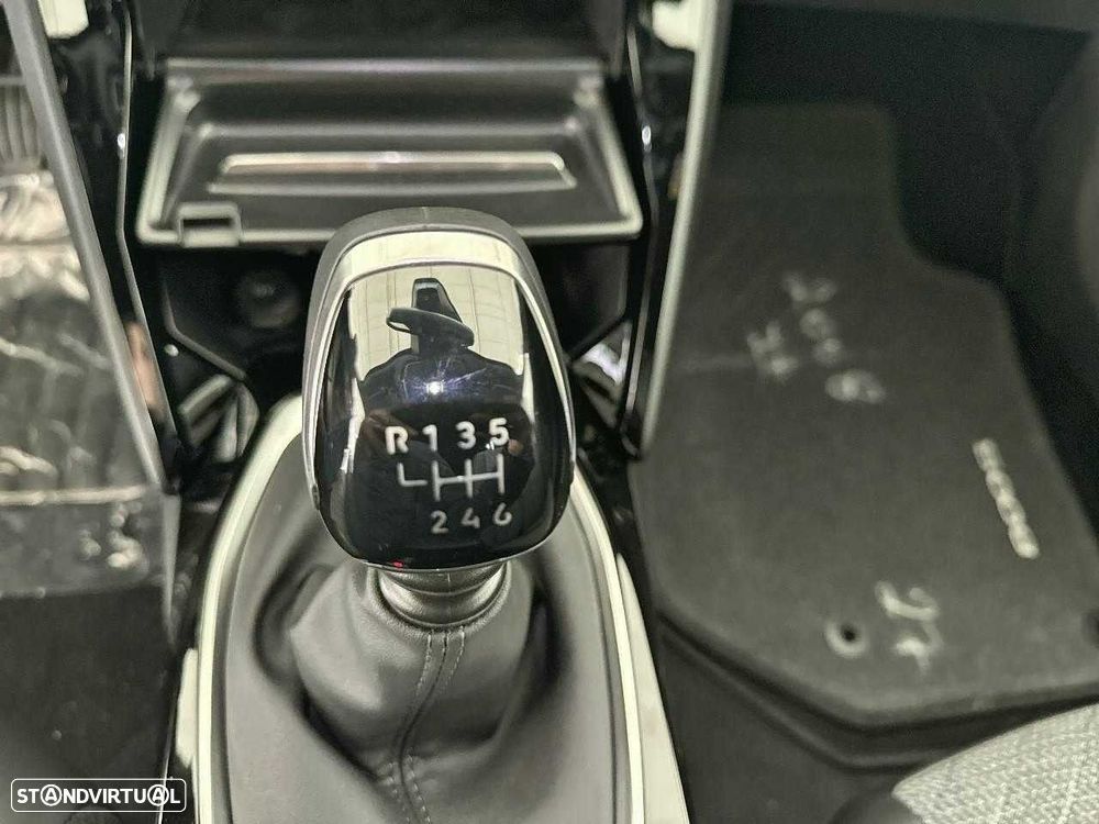 Peugeot 2008 1.2 PureTech Allure - 19