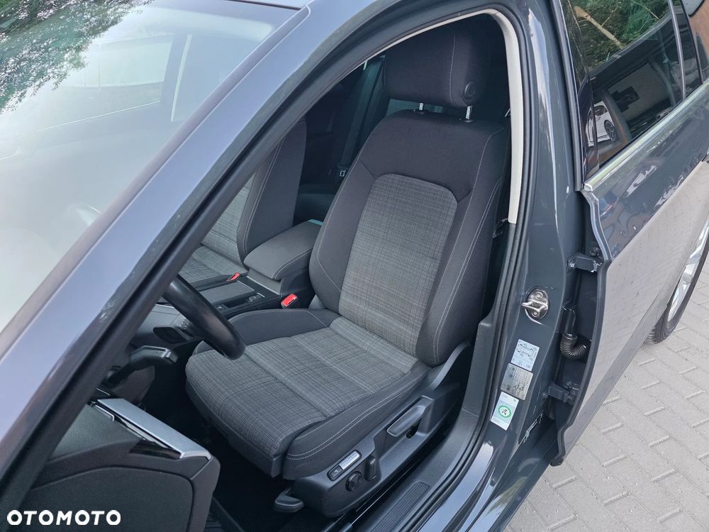 Volkswagen Passat 2.0 TDI SCR DSG Business - 19