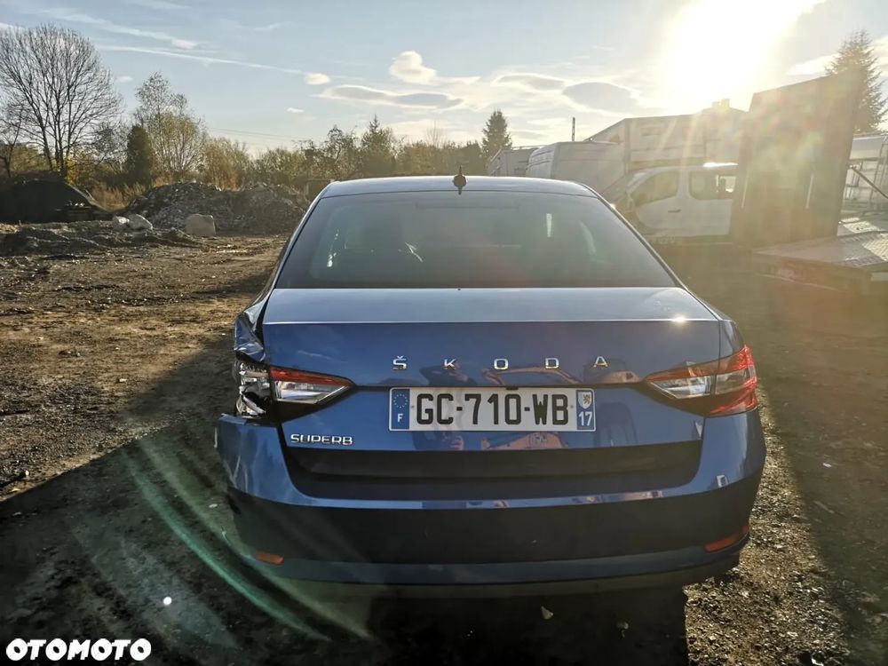 Skoda Superb 2.0 TDI DSG Ambition - 12