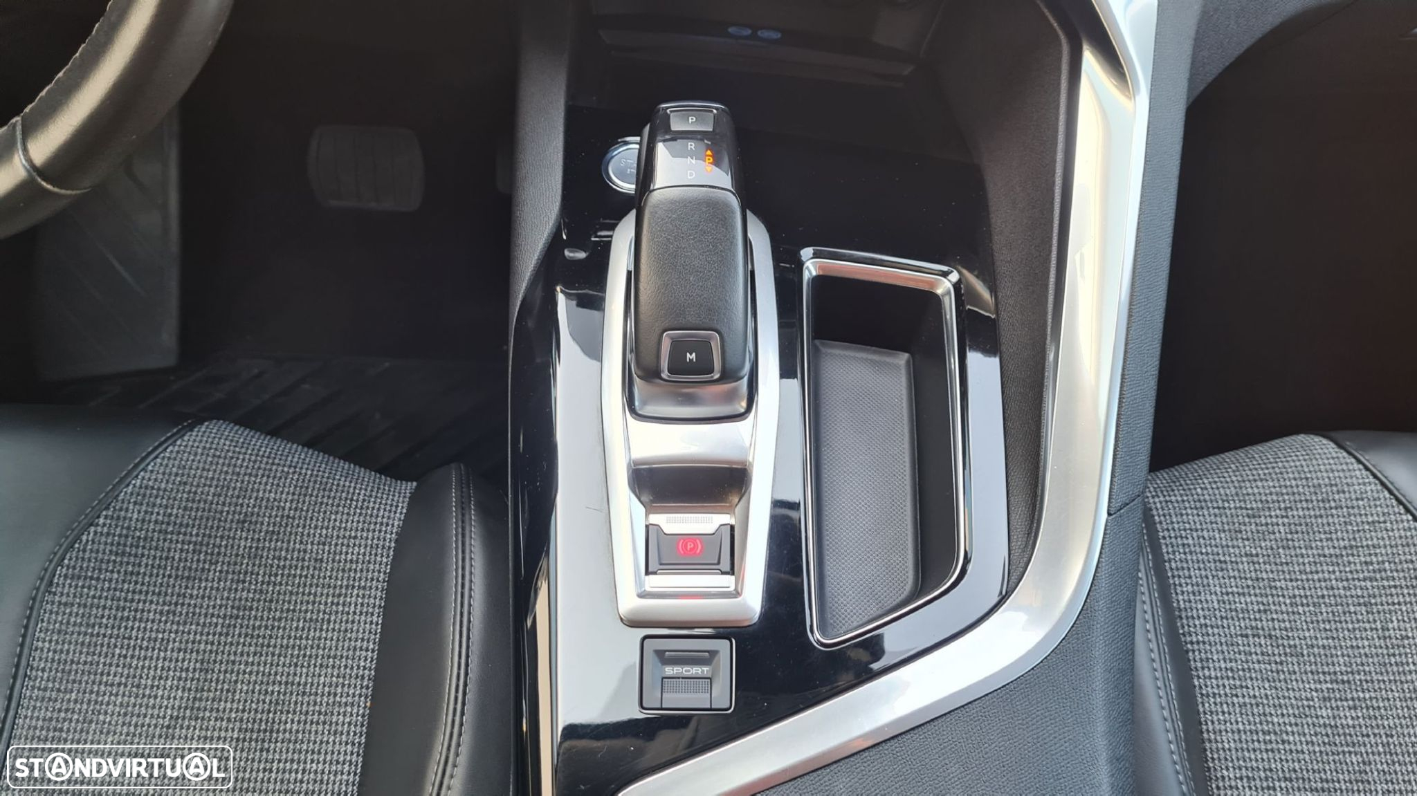 Peugeot 5008 1.6 BlueHDi Allure EAT6 J18 - 37