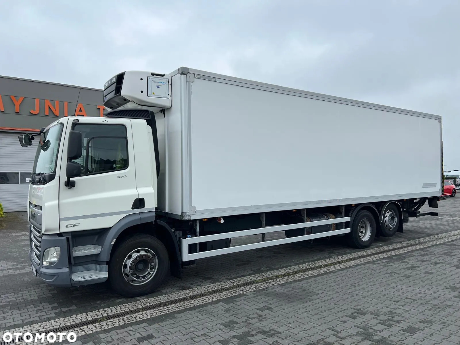 DAF CF 370 EURO 6 CHŁODNIA MROŹNIA + WINDA + DRZWI - 2