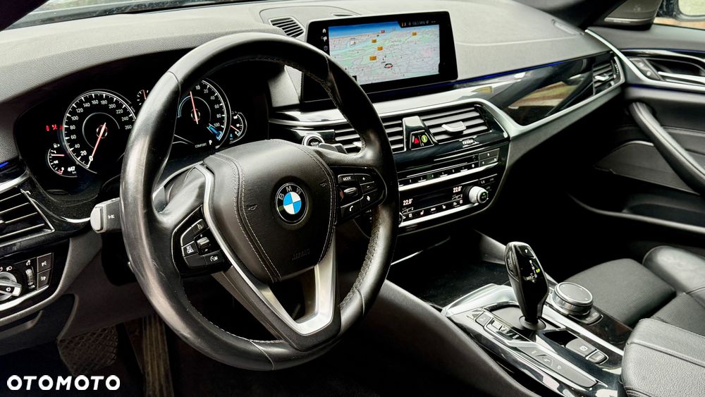 BMW Seria 5 530e iPerformance Luxury Line - 22