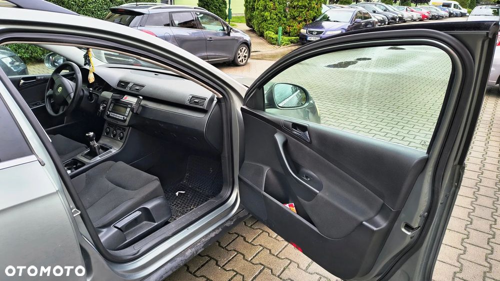 Volkswagen Passat Variant 2.0 FSI Trendline - 9
