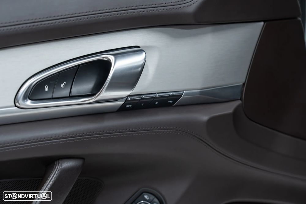 Porsche Panamera 3.0 V6 - 27