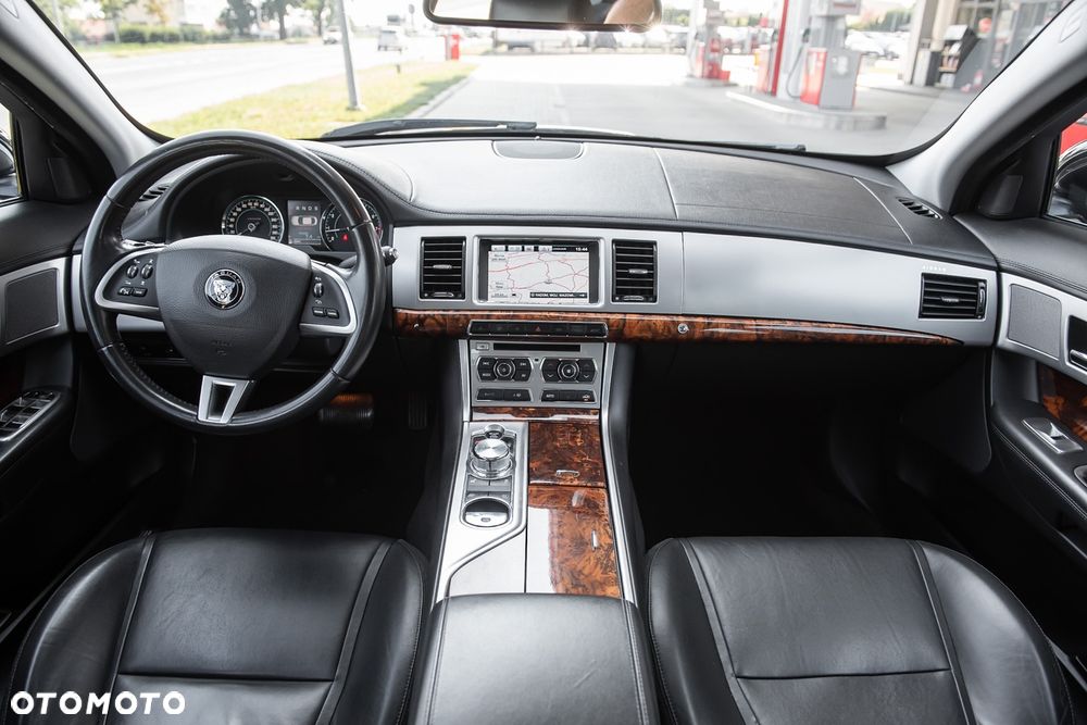 Jaguar XF 3.0 V6 Kompressor AWD - 16