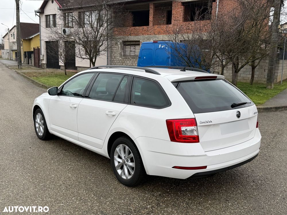 Skoda Octavia 1.6 TDI DSG Style - 27