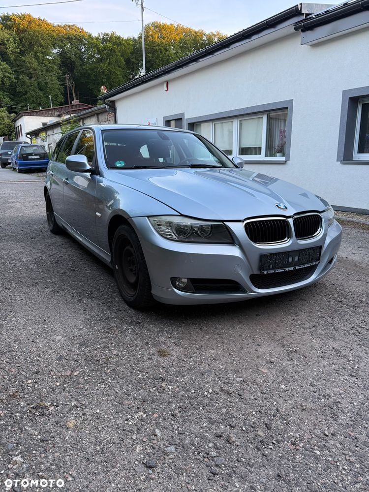 BMW Seria 3 318i Edition Exclusive - 1