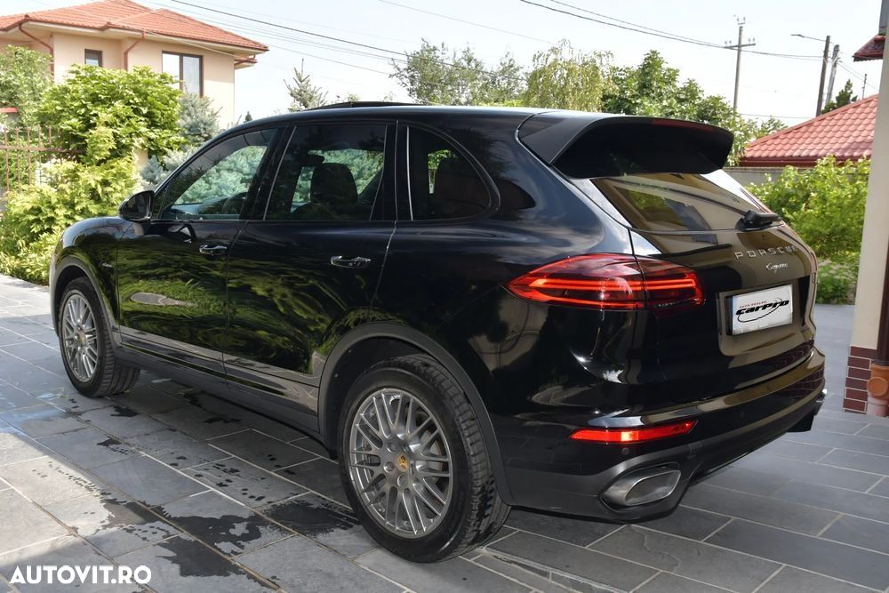 Porsche Cayenne - 22