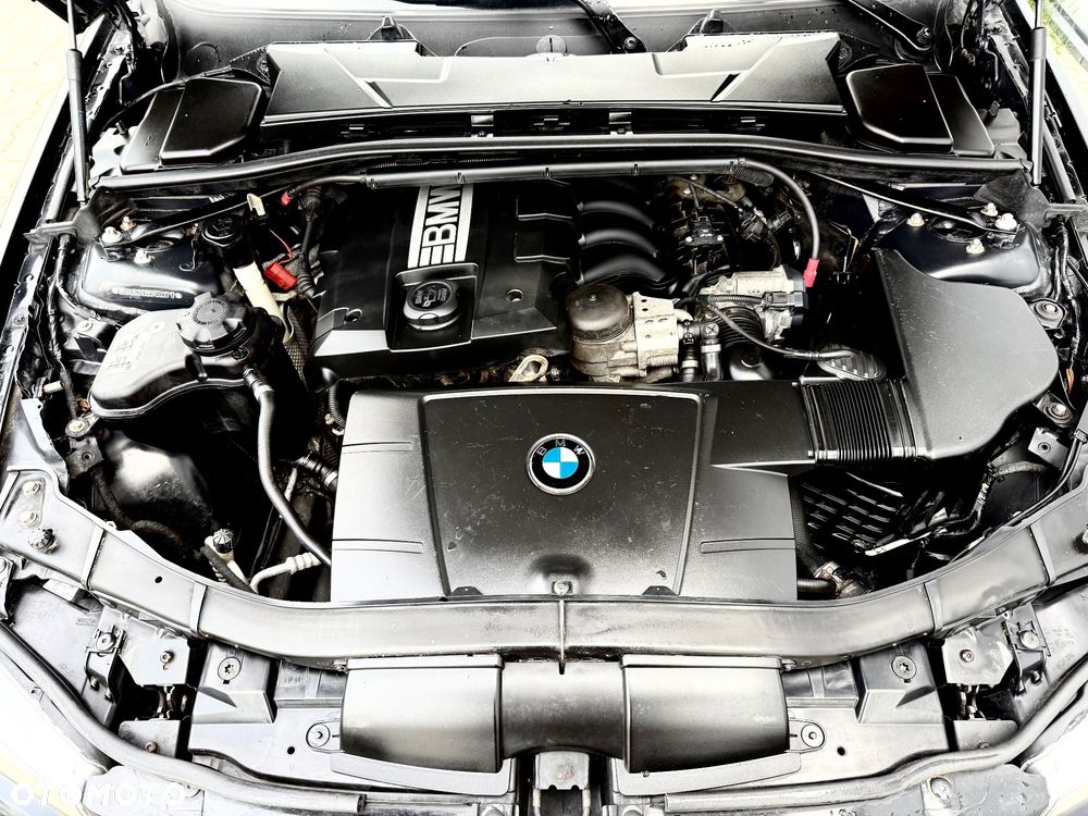 BMW Seria 3 318i - 39