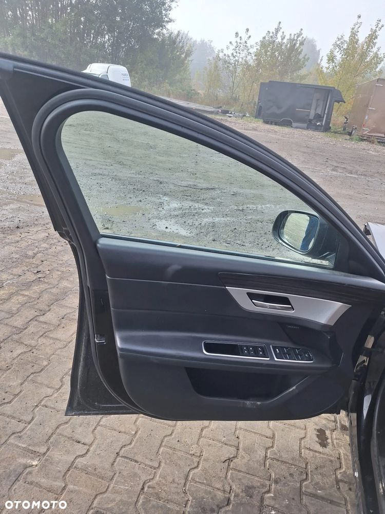 JAGUAR XF II X260 2.0D 4x4 180 KM CAŁY NA CZĘŚCI - 8