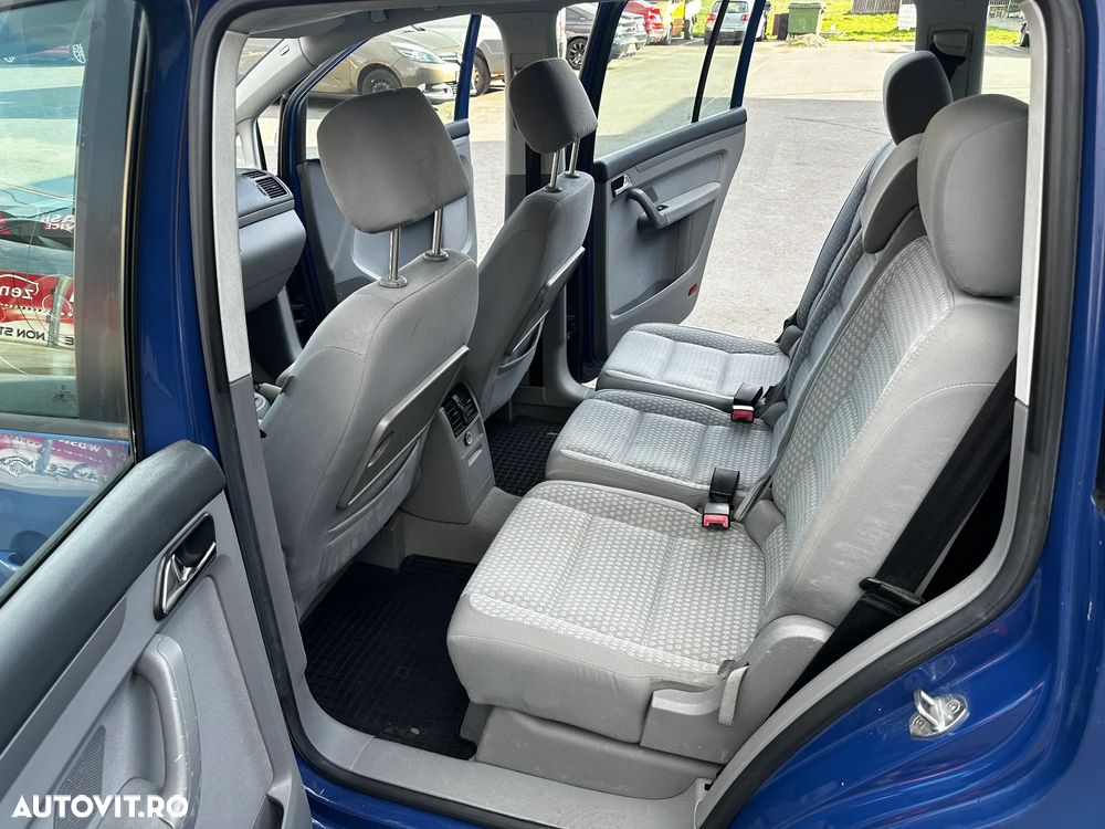 Volkswagen Touran 1.9TDI Conceptline - 14