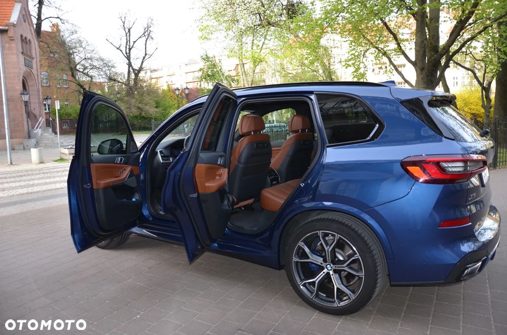 BMW X5 M M50i - 18