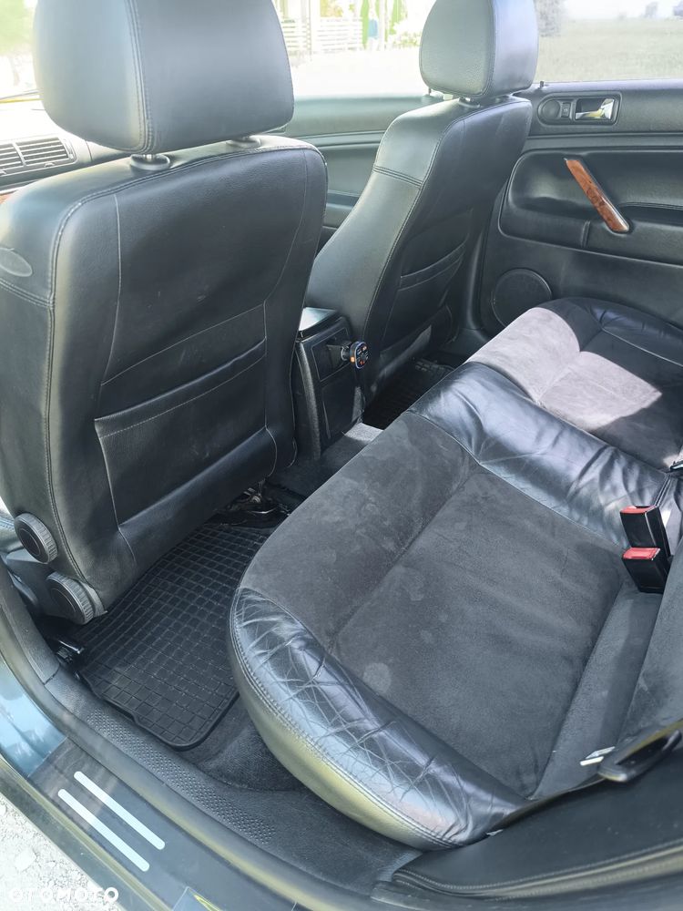 Volkswagen Passat 1.9 TDI Highline - 19