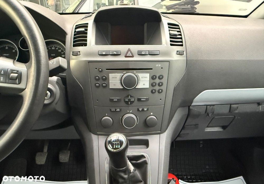 Opel Zafira - 22