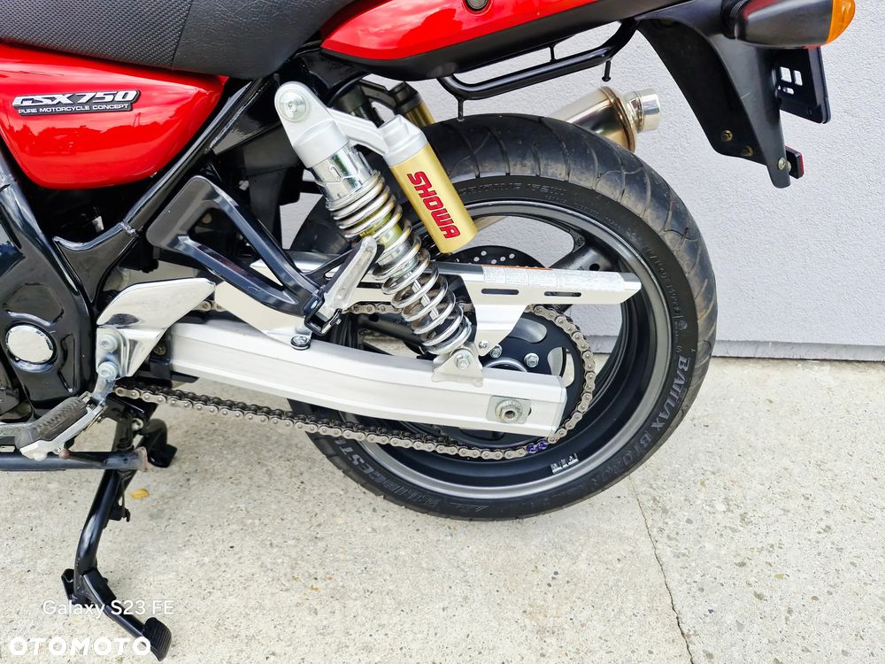 Suzuki GSX - 13