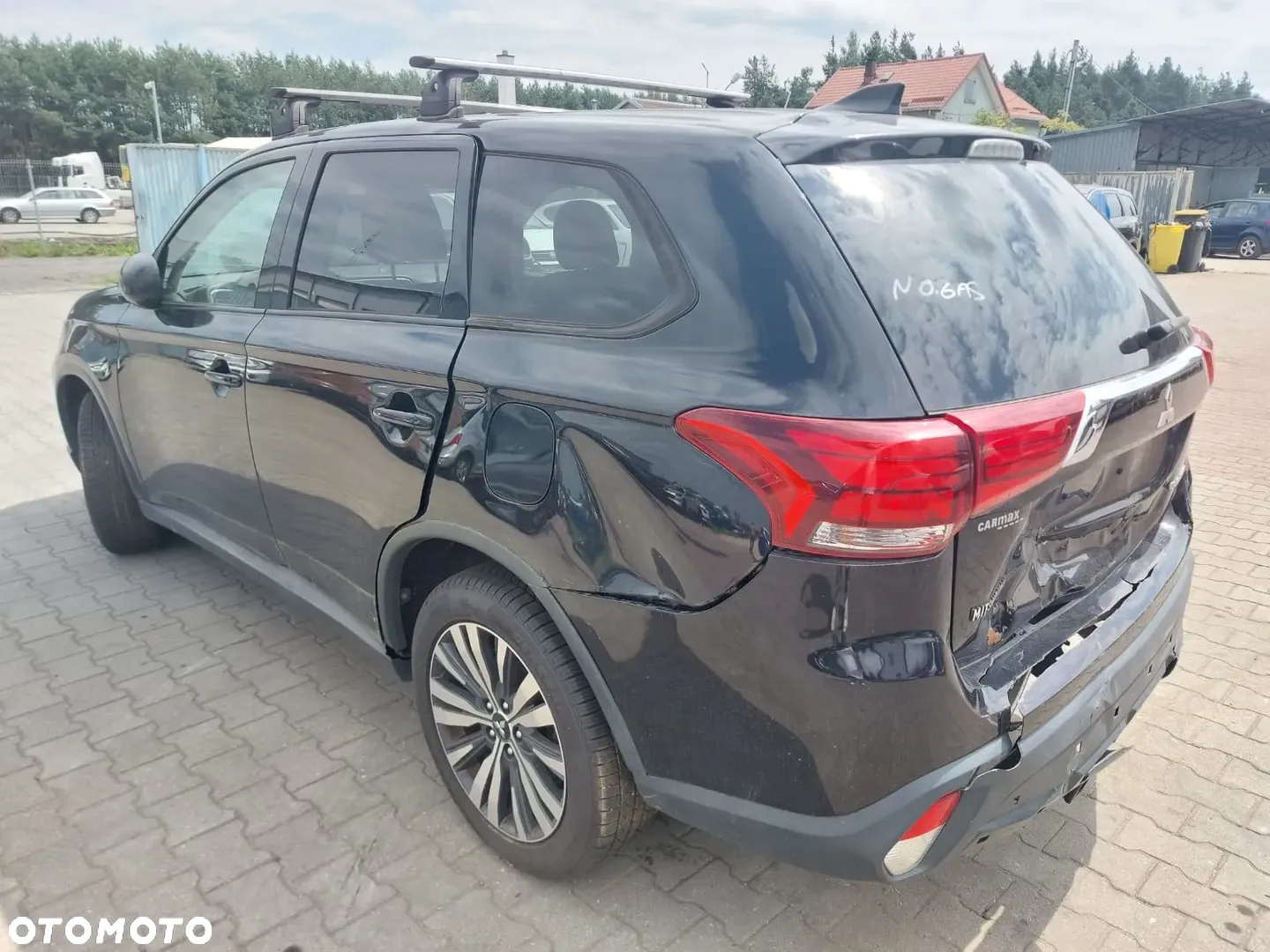 Mitsubishi Outlander - 3