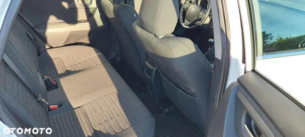 Toyota Auris 1.4 D-4D Comfort - 12