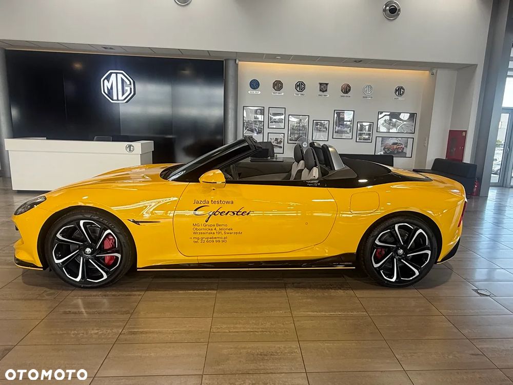 MG Cyberster 77kWh AWD Czarny Dach - 8