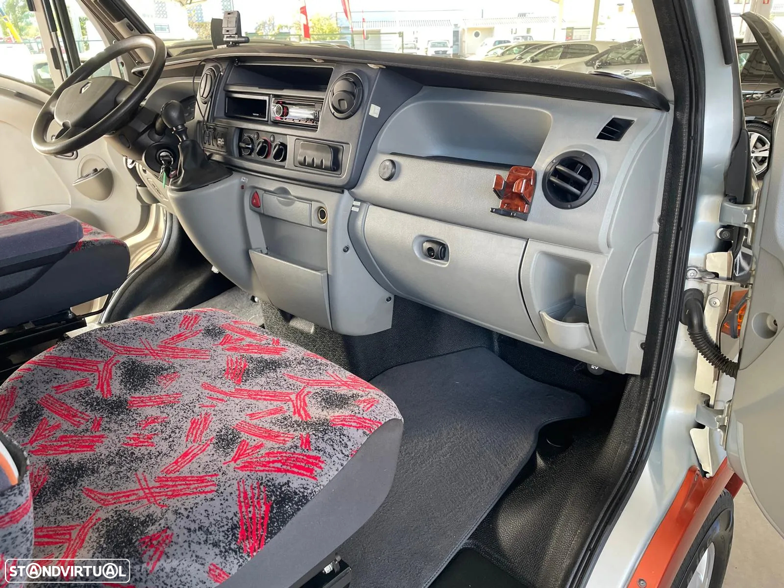 Burstner mega-van IT 675 - Autocaravana c/Cama Basculante - 12