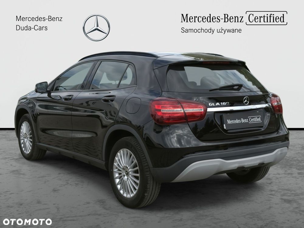 Mercedes-Benz GLA 180 7G-DCT - 4
