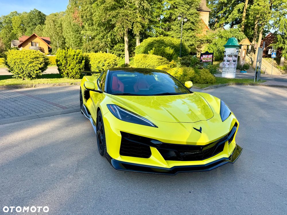 Chevrolet Corvette - 22