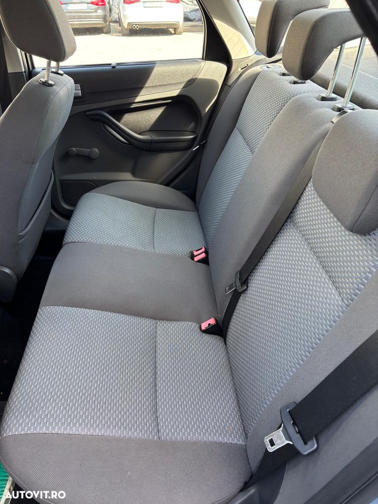 Ford Focus 1.6 TDCi Ambiente - 10