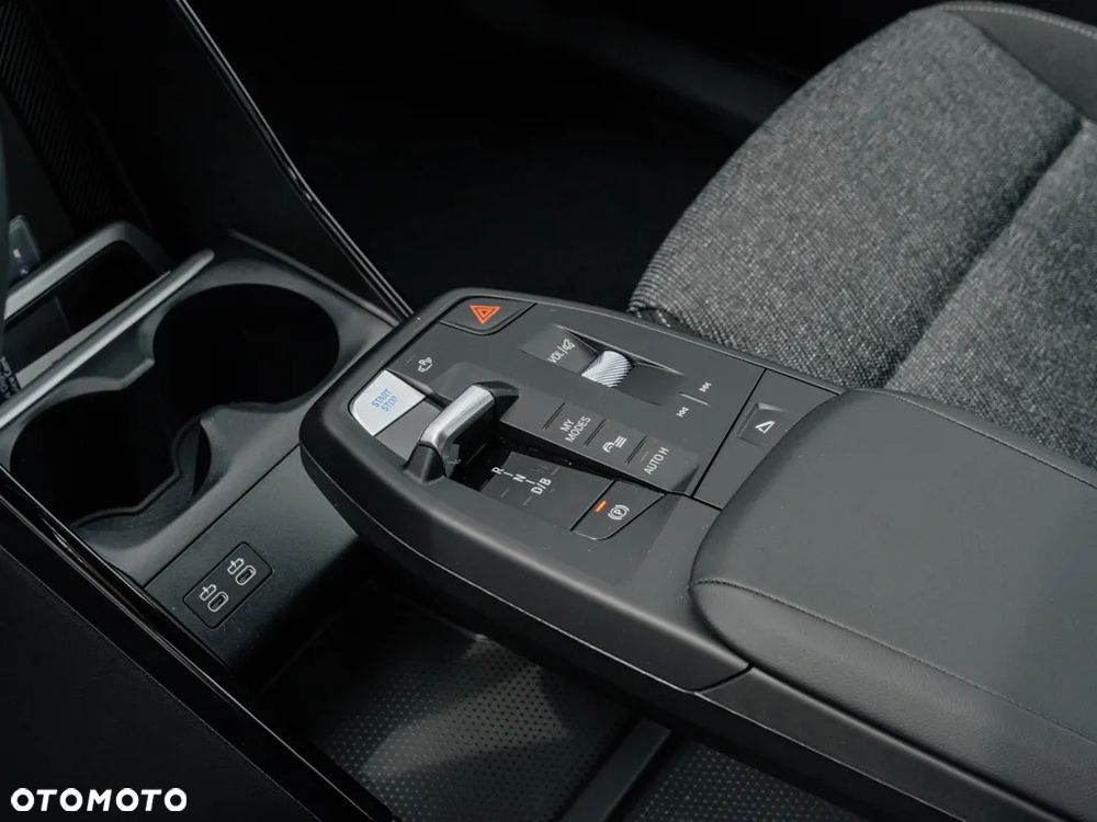 BMW iX1 eDrive20 - 10