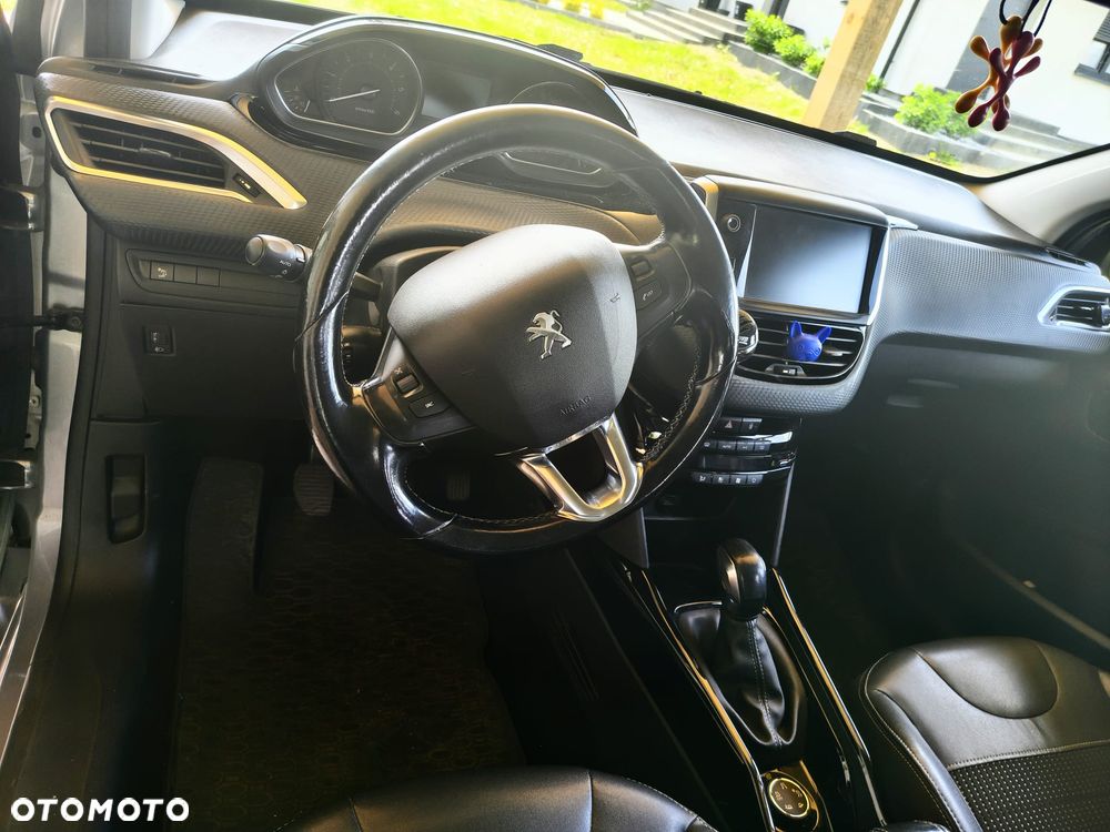 Peugeot 2008 1.6 BlueHDi Allure - 16