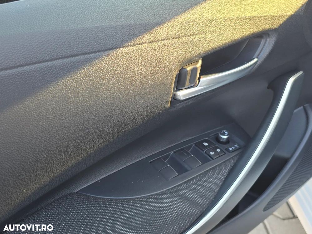 Toyota Corolla 1.8 HSD Business - 8