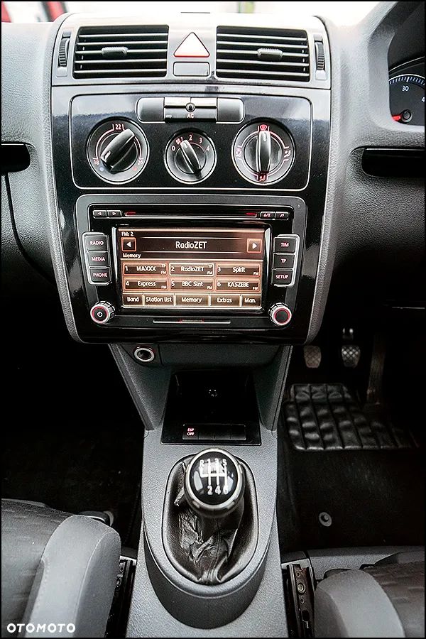 Volkswagen Touran - 23