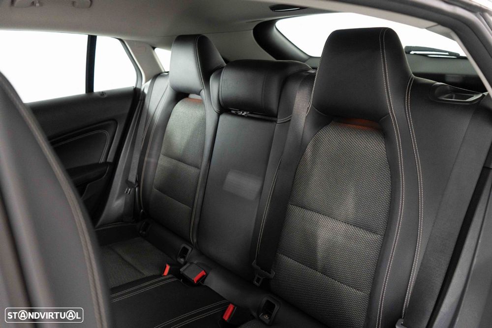 Mercedes-Benz CLA 200 d Shooting Brake Urban Aut. - 11