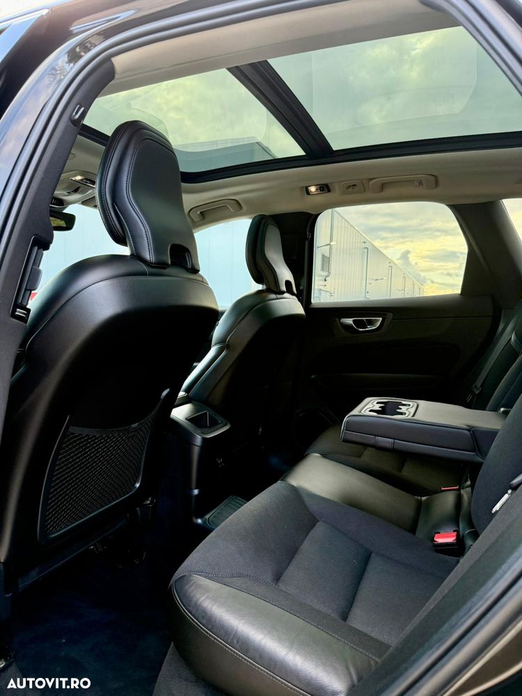 Volvo XC 60 T6 AWD Recharge Geartronic Inscription Expression - 9