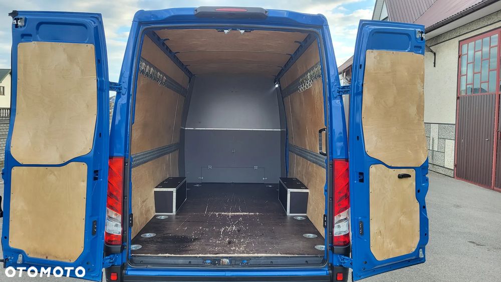 Iveco Daily 35S180 / doka / auto brygadowe / 7 osobowe / - 31