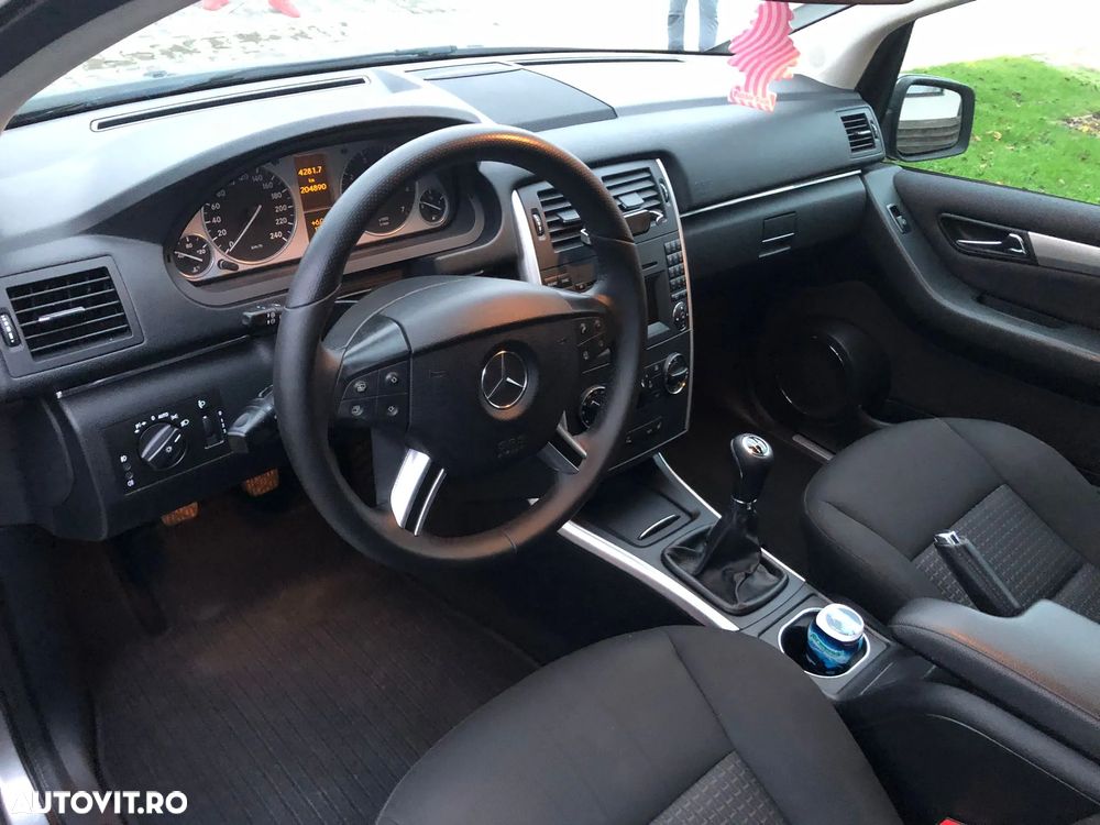 Mercedes-Benz B 180 BlueEFFICIENCY - 9