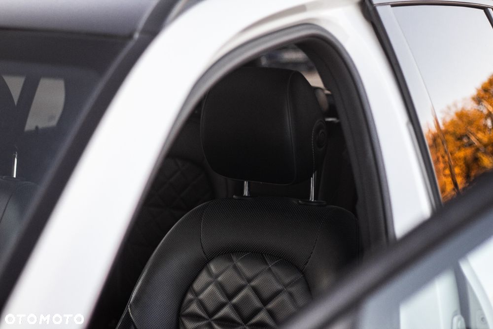 Mercedes-Benz GLC 300 4Matic 9G-TRONIC AMG Line - 26