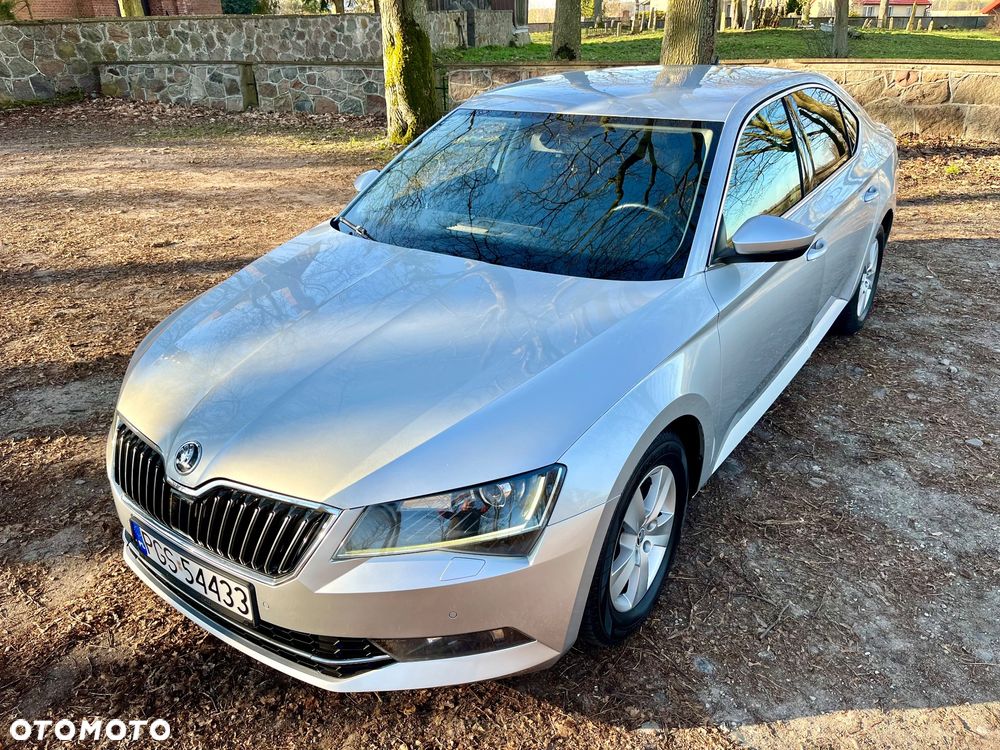 Skoda Superb 2.0 TDI Sportline DSG - 13