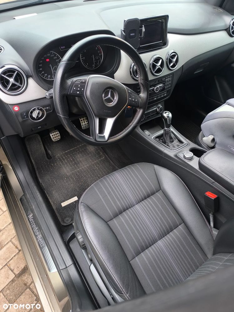 Mercedes-Benz Klasa B 180 CDI (BlueEFFICIENCY) - 9