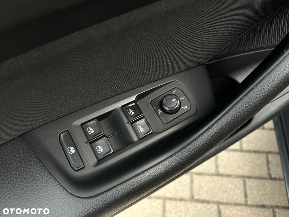 Volkswagen Passat - 11