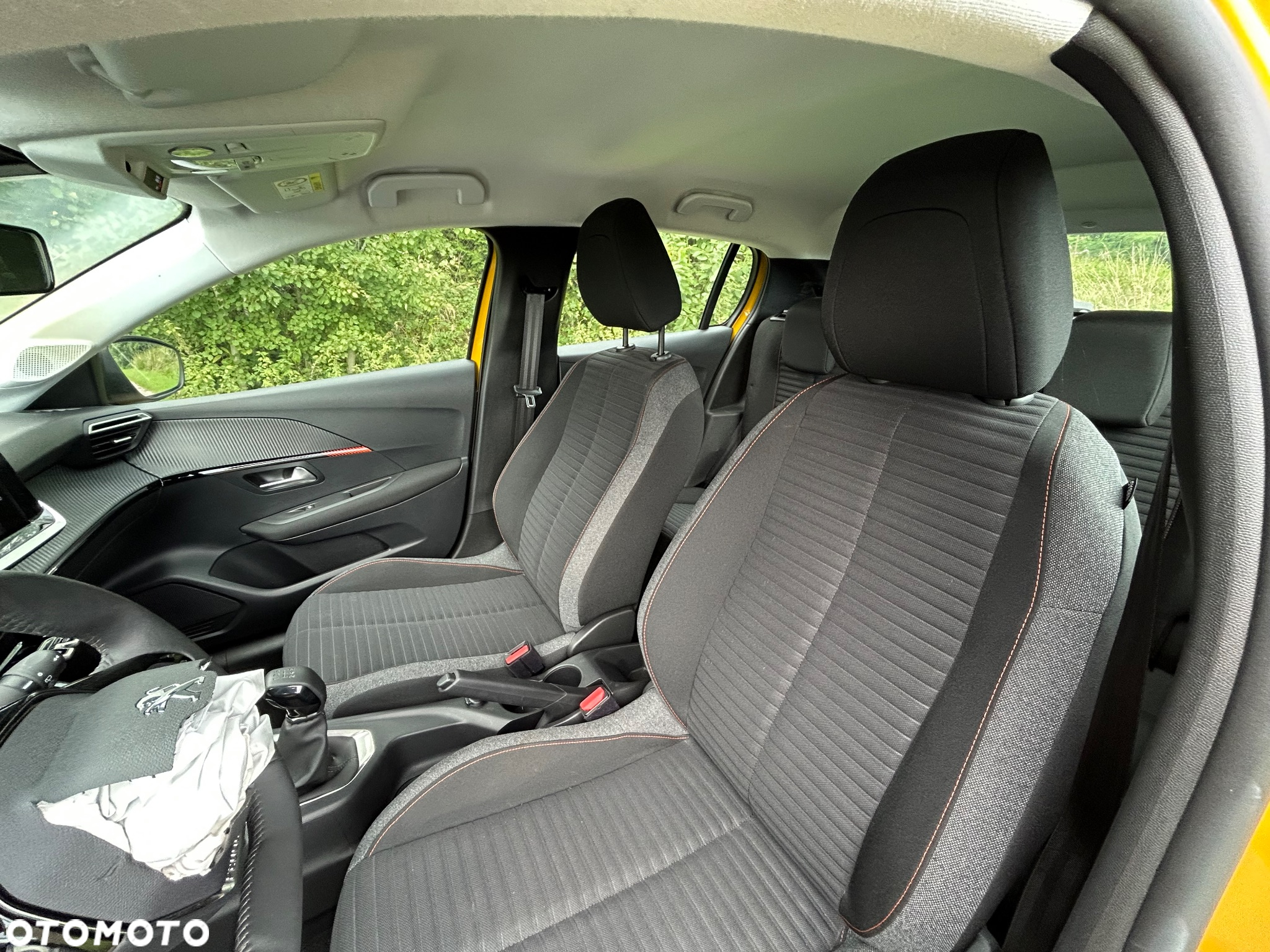 Peugeot 208 - 6