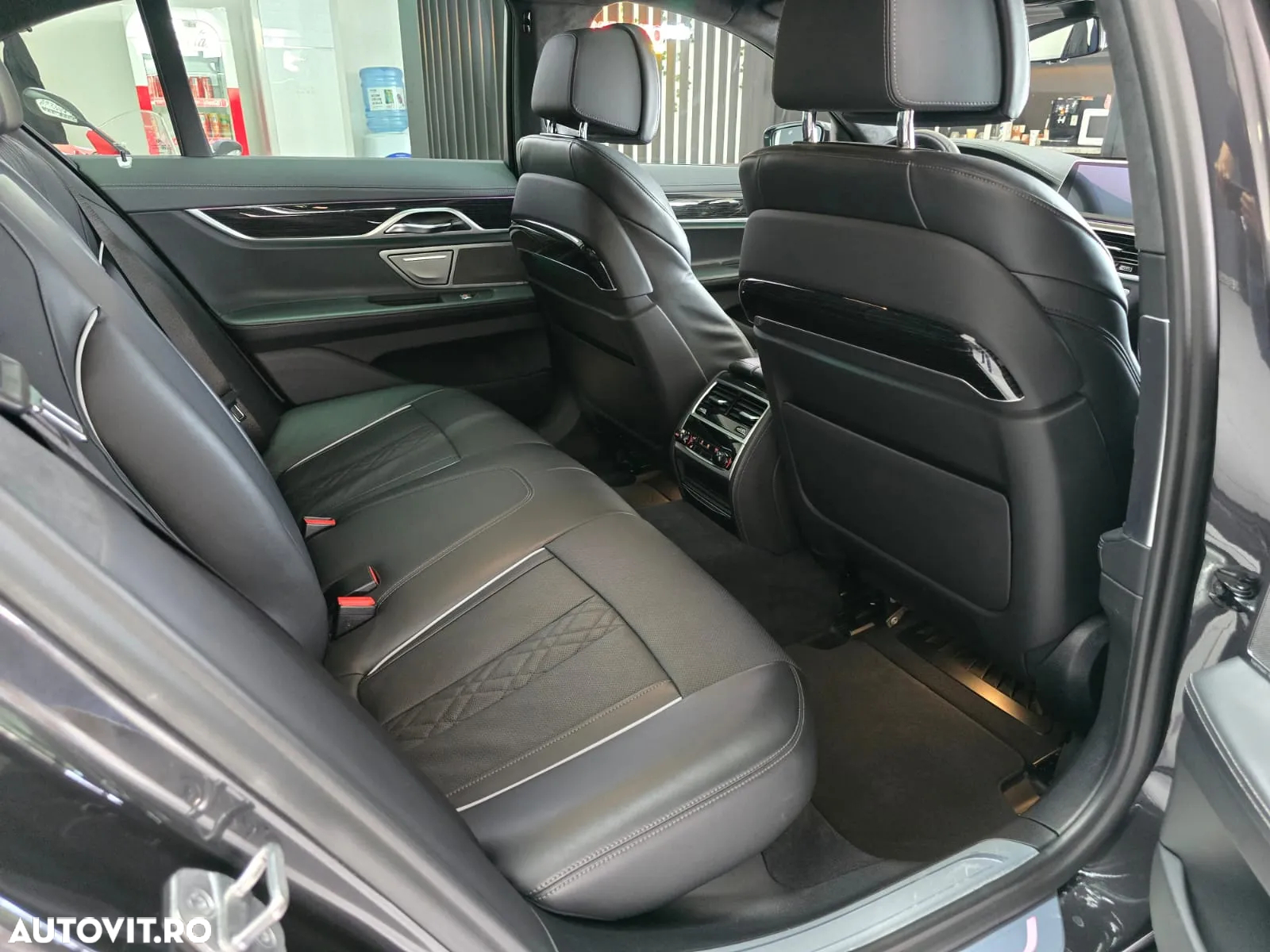 BMW Seria 7 740d xDrive MHEV - 14