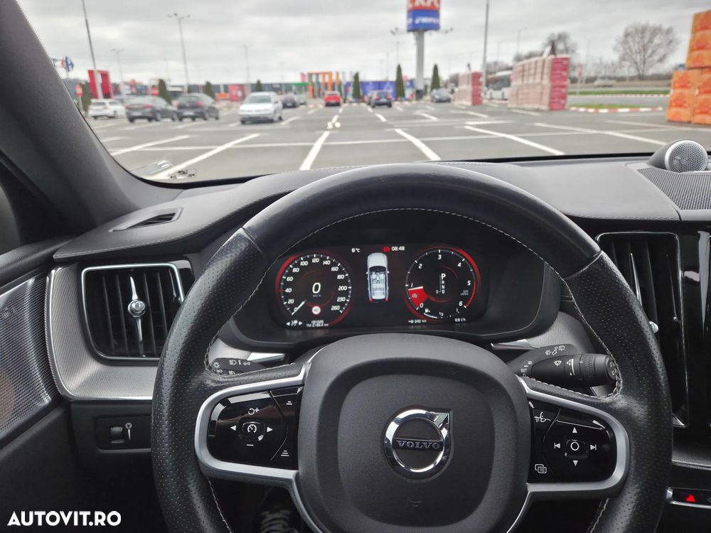 Volvo XC 60 D4 AWD Geartronic RDesign - 22