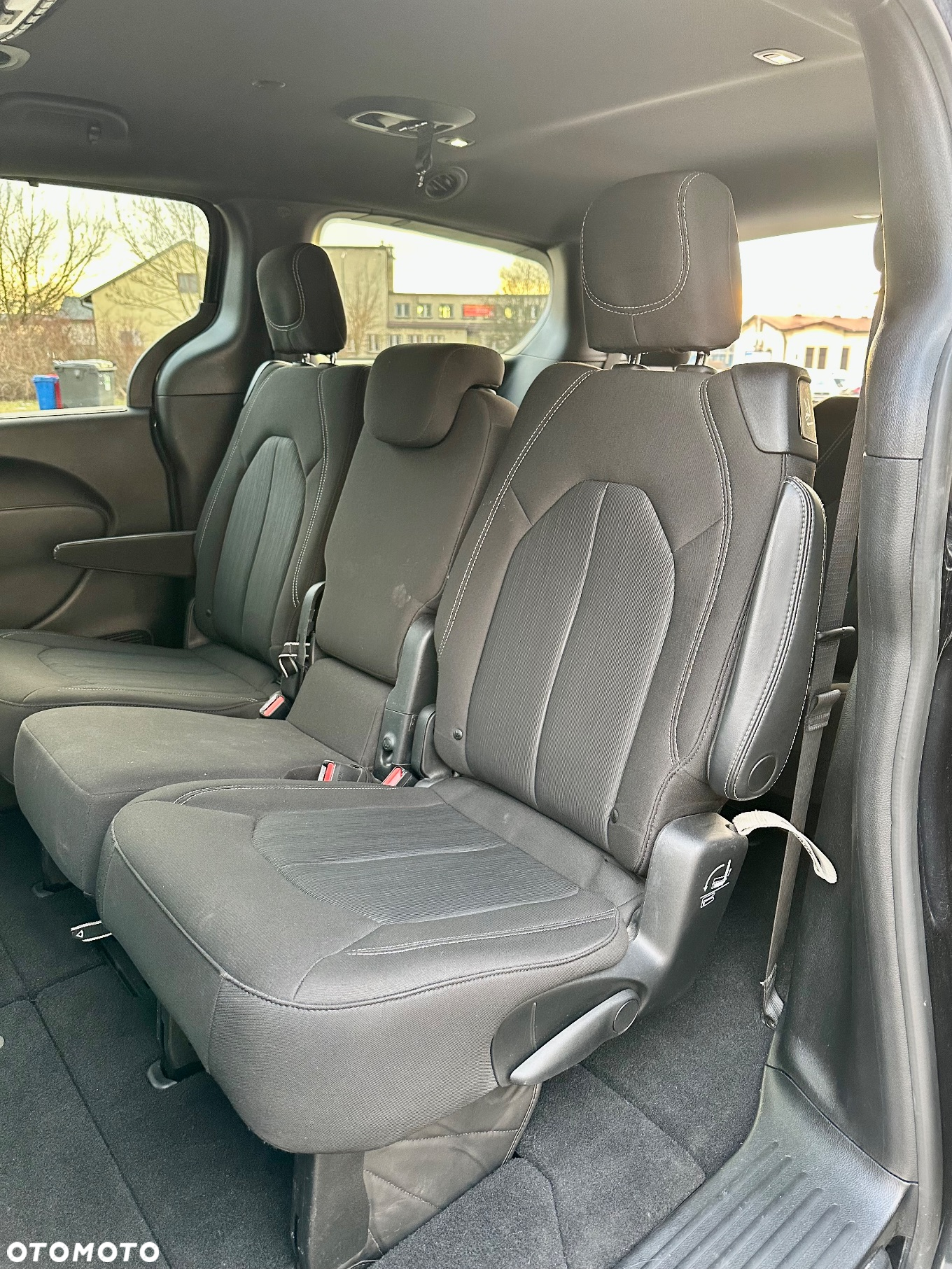 Chrysler Pacifica - 8